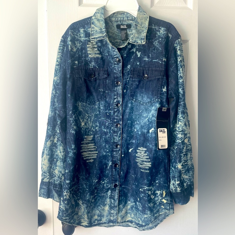 Denim Stonewashed Long Sleeve Shirt With Frayed Accents. Women’s Large. NWT